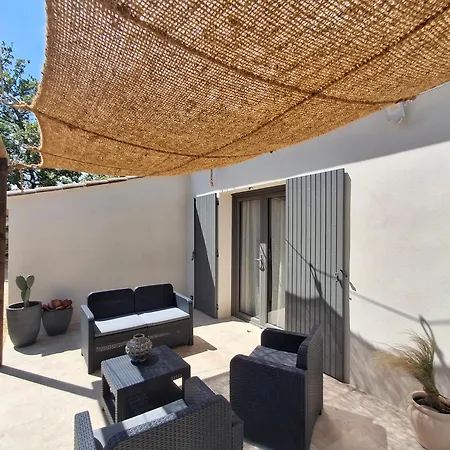 L 'oustalet Holiday home Saint-Paulet-de-Caisson