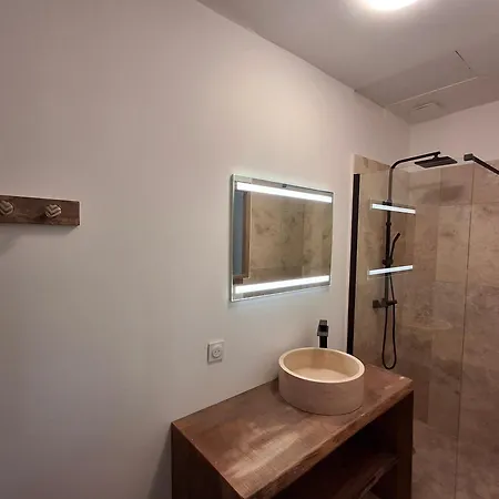 L 'oustalet * Saint-Paulet-de-Caisson