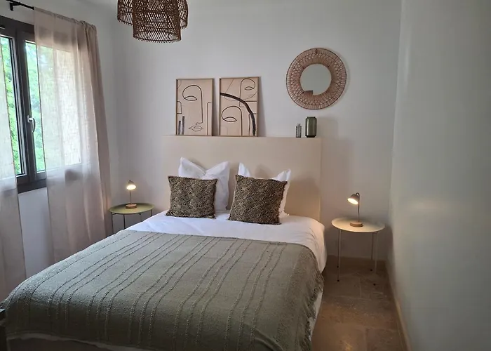 L 'oustalet * Saint-Paulet-de-Caisson